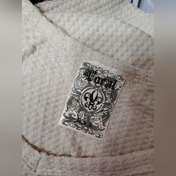 2 For $25 Vocal Cream Sweater with Leopard Print Sleeves Size XL - Picture 5 of 6